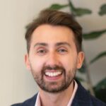 Riley Kaminer on Why Smart Investors Avoid Loud Content