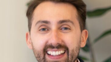 Riley Kaminer on Why Smart Investors Avoid Loud Content