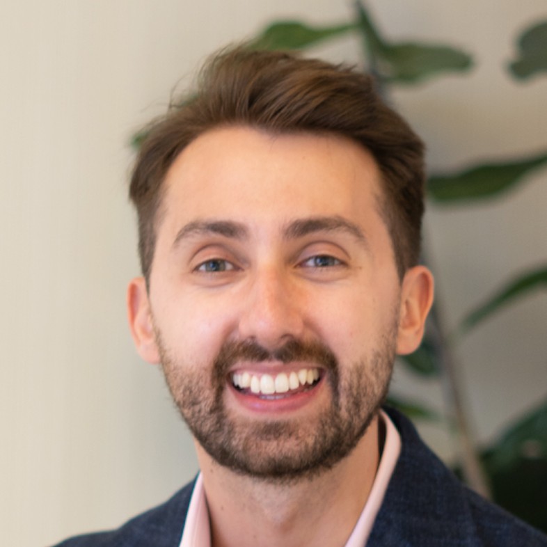Riley Kaminer on Why Smart Investors Avoid Loud Content